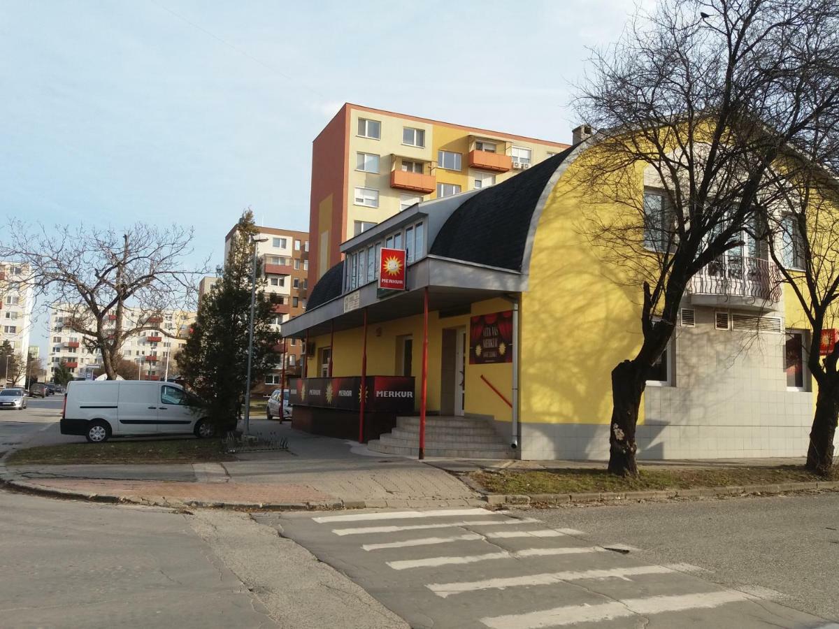Апартаменты Hradna 9A Нове-Замки Экстерьер фото